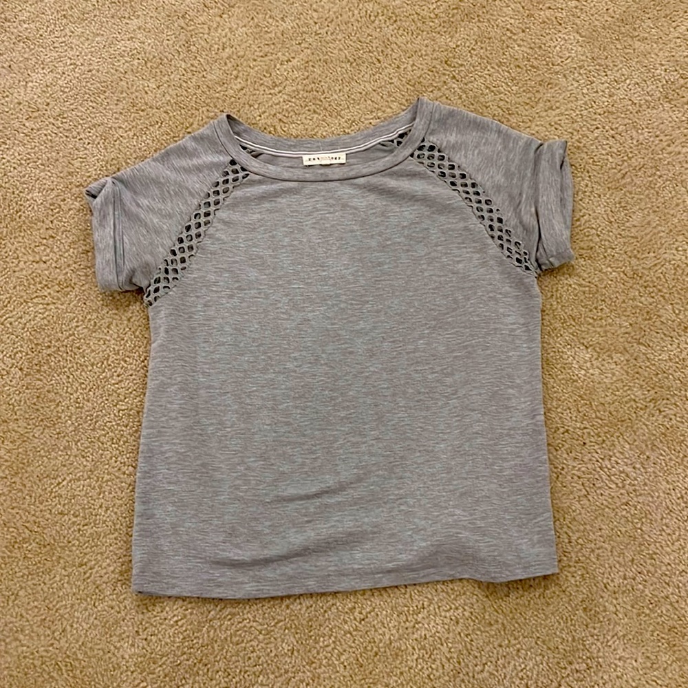 Short sleeve shirt